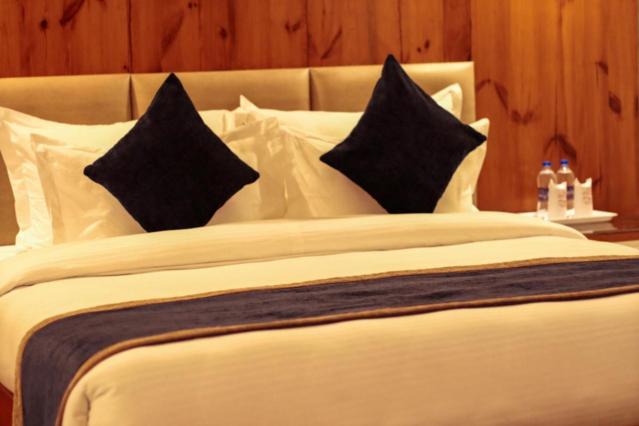 Golden Fern Resort Shimla Exterior foto