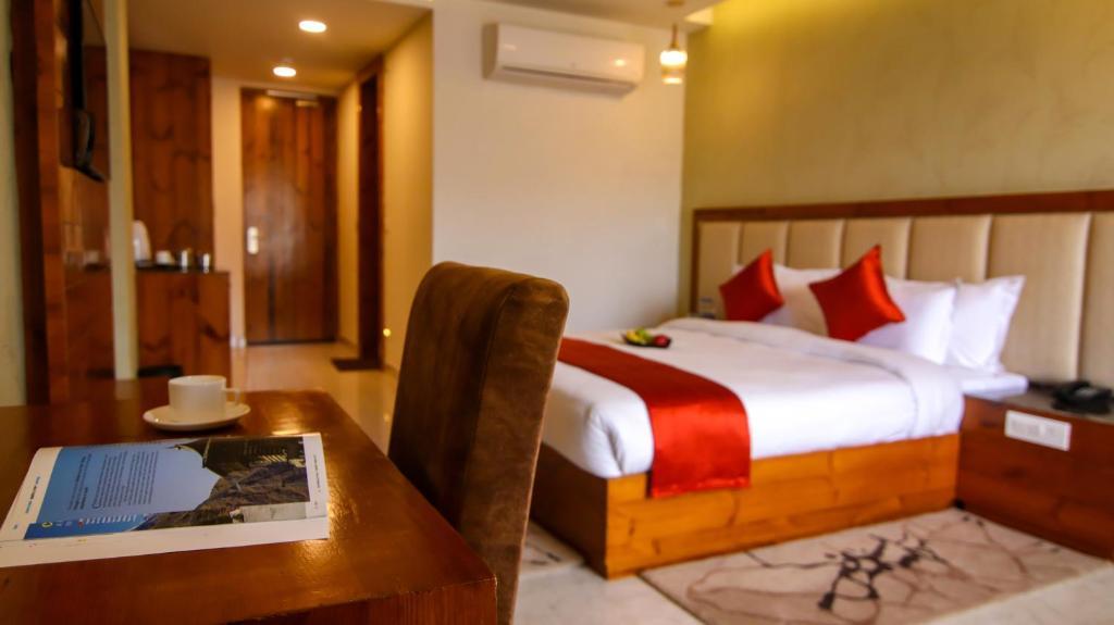 Golden Fern Resort Shimla Exterior foto