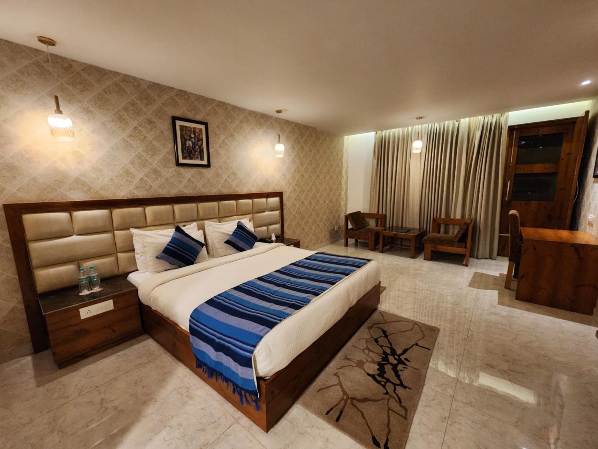 Golden Fern Resort Shimla Exterior foto